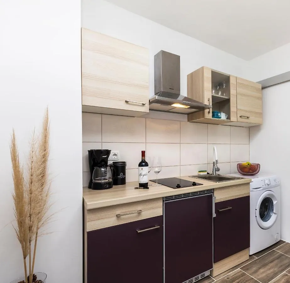 Studio Apartment Pinetree - Mali Lošinj 0*,